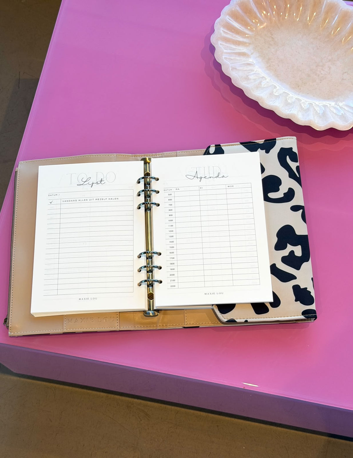 Binder + Agenda